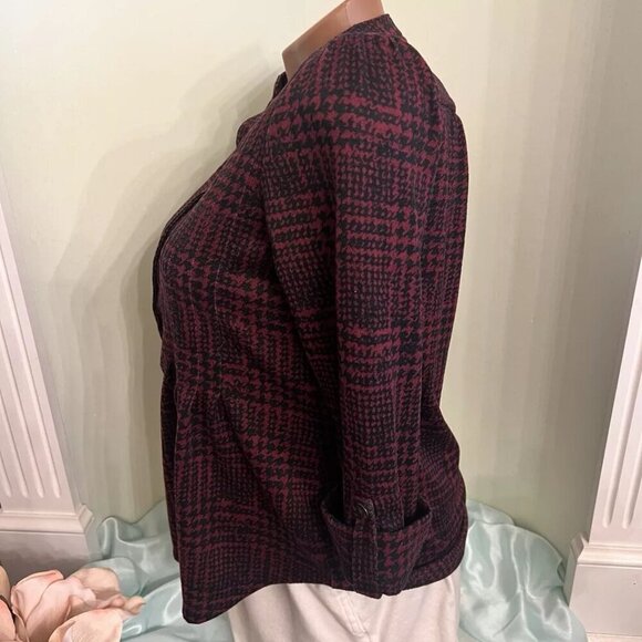 New Directions Petites. Sz PS. Soft 1/2 Button Placket Houndstooth Pullover. B1 - Picture 4 of 9